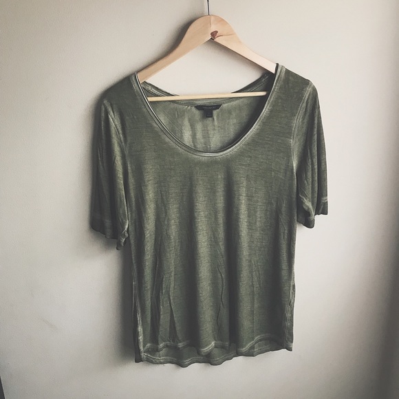 Banana Republic Tops - Banana Republic Women’s Olive Green Linen Tee